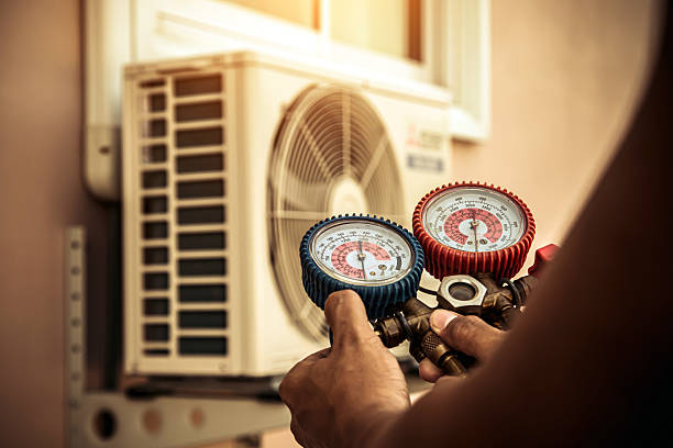 Professional Hvac technician working in Whiteland, IN